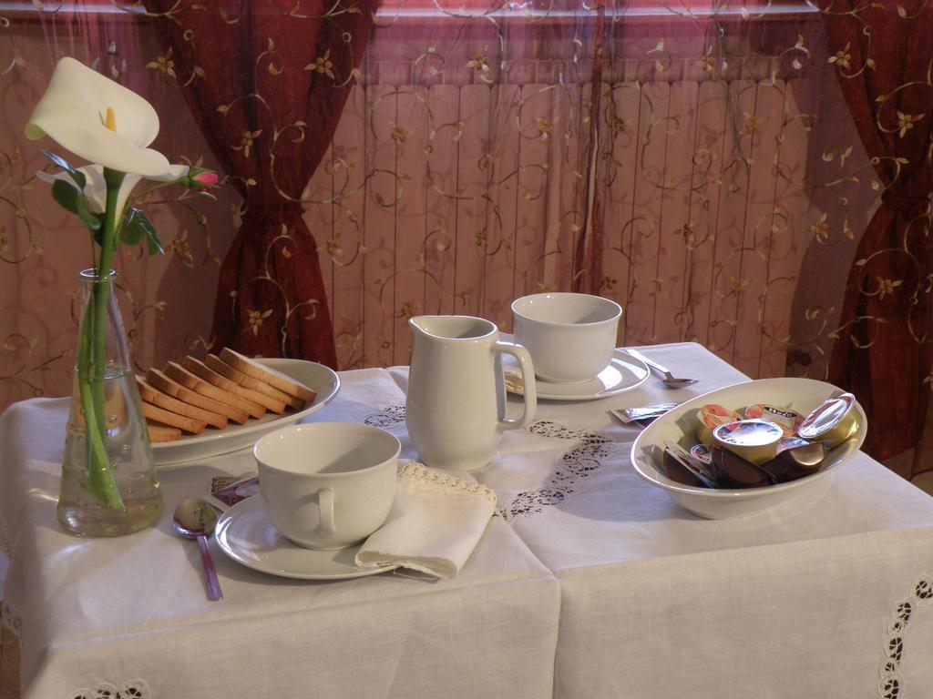 B&B Villa Mirella Casnate Con Bernate Екстер'єр фото