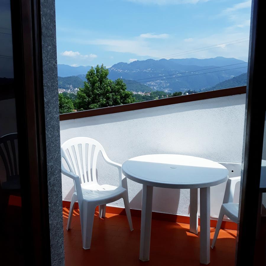 B&B Villa Mirella Casnate Con Bernate Екстер'єр фото